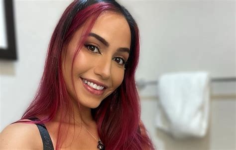 @doseofdesiree .